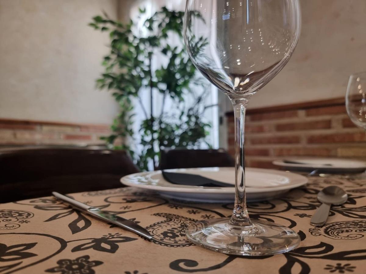 Hostal Casa Fran La Pueblanueva ภายนอก รูปภาพ